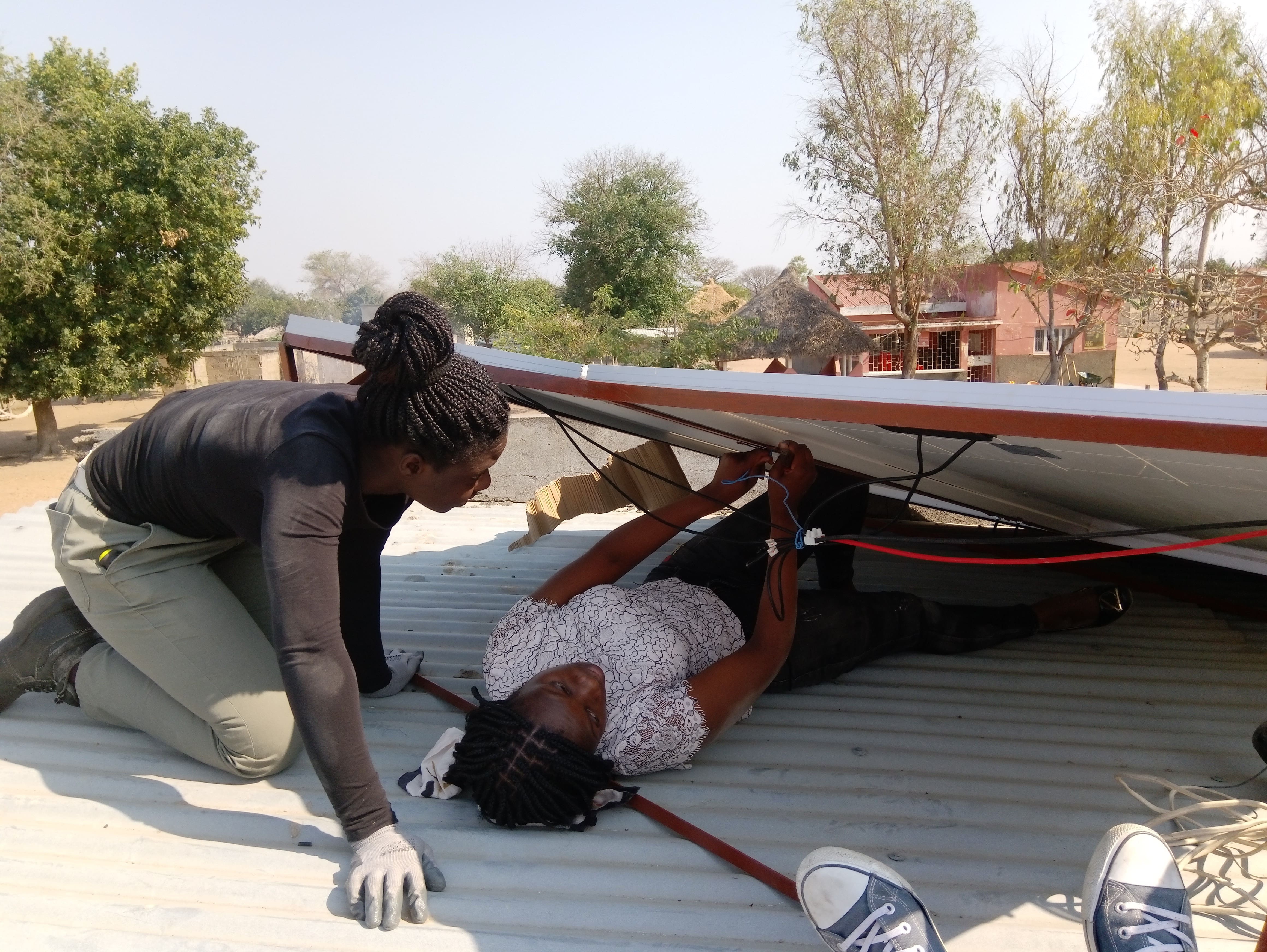 Estudantes a instalar