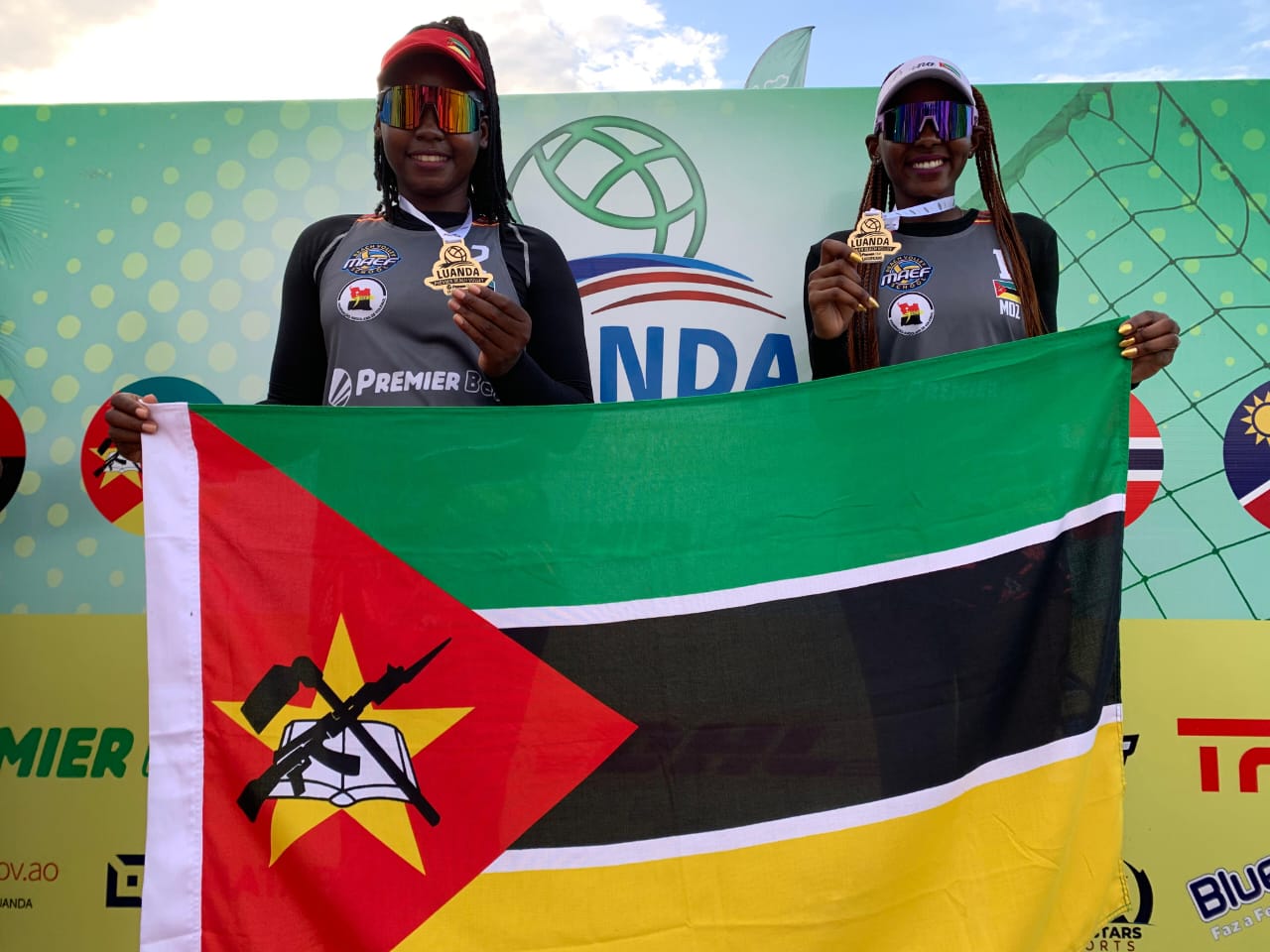 DUPLA MOÇAMBICANA, VANESSA E ÂNGELA VENCEM OPEN DE LUANDA EM VOLEIBOL DE PRAIA