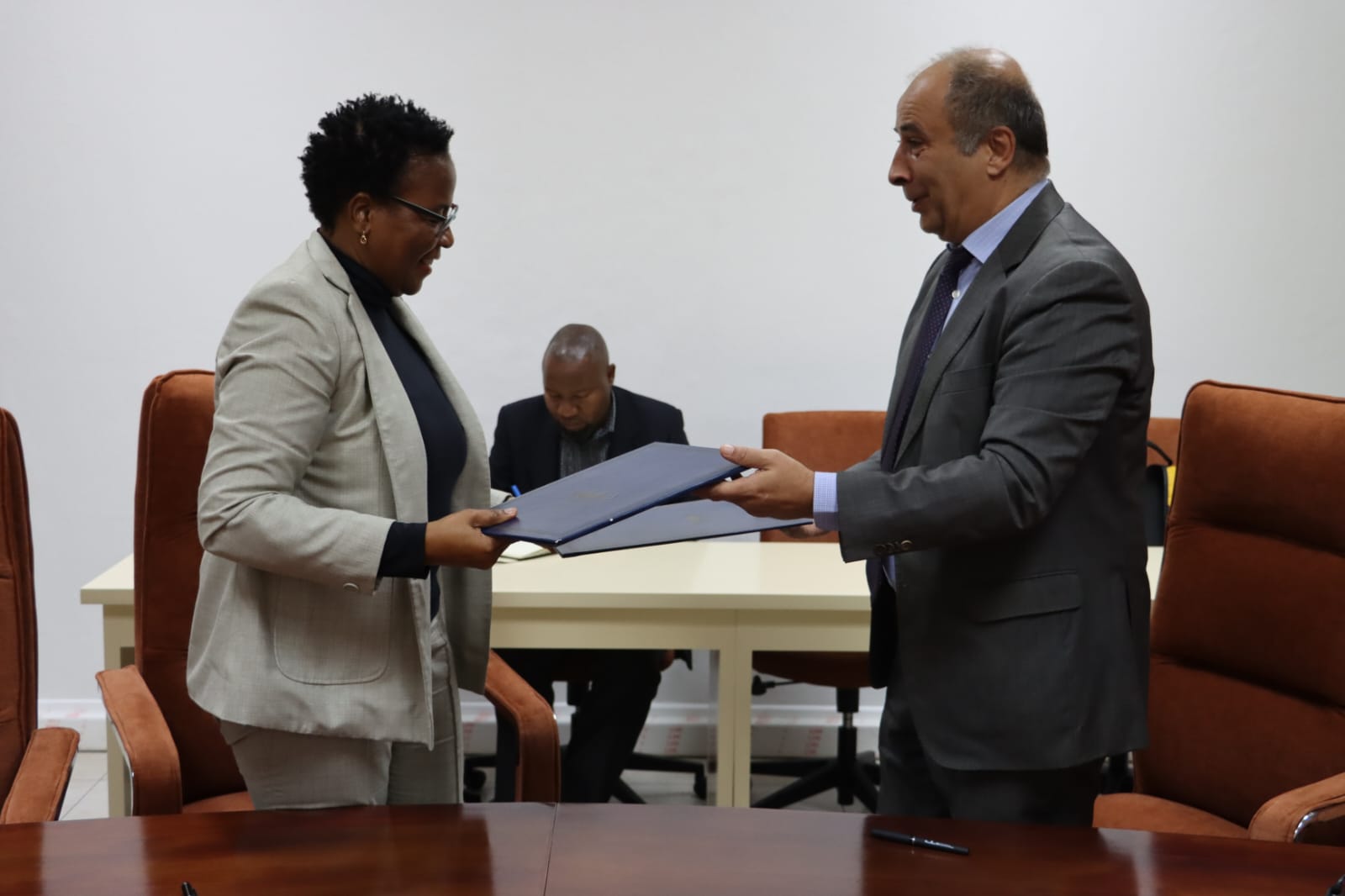 Mercado de capitais entra na UP-Maputo pela mão da Finantia e FEG 