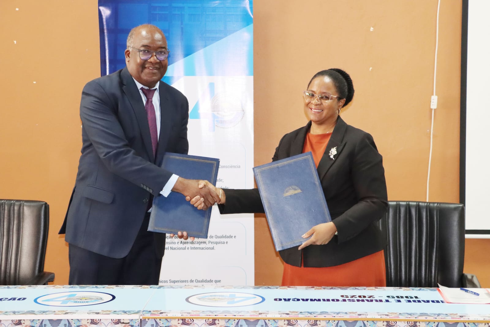 UP-Maputo e Ministério das Finanças assinam acordo para formação de quadros